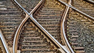 Под Запорожьем поезд сошел с рельсов: первые подробности (ФОТО, ВИДЕО)