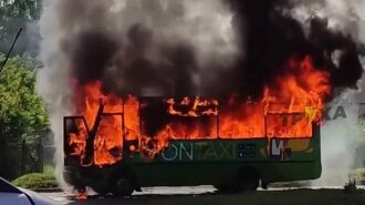 Выгорела до тла: в Харькове вспыхнула маршрутка с пассажирами — подробности