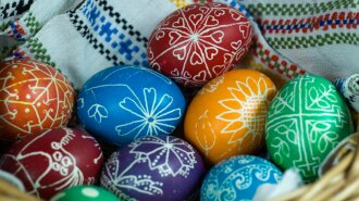 ТОП-10 самых интересных способов покрасить пасхальные яйца