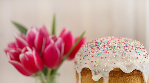 Які квіти повинні бути на великодньому столі, щоб прийшла удача в дім