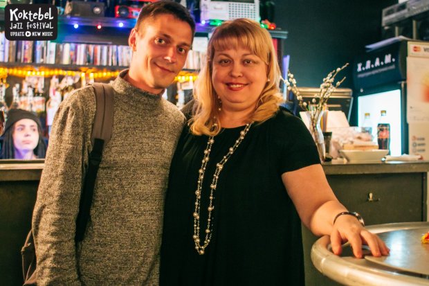 Егор Кирьянов, менеджер группы The Hardkiss и PR-директор Koktebel Jazz Festival и Лилия Млинарич, п