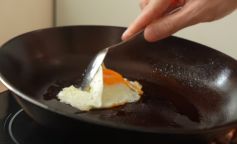 Яйця, сковорідка