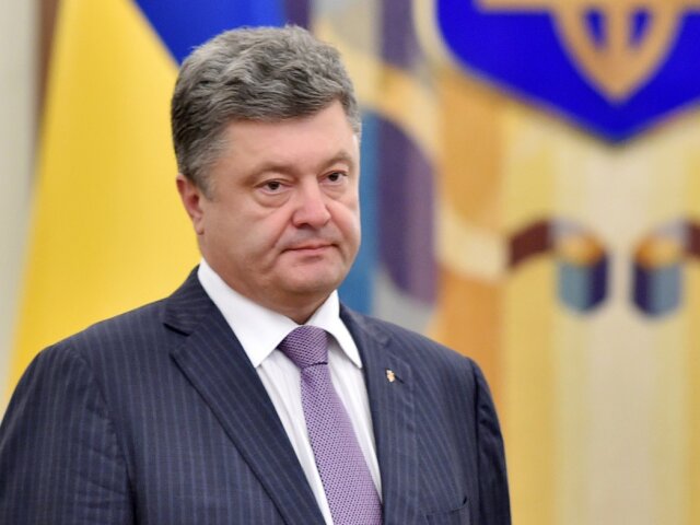 Петро Порошенко запровадив воєнний стан в Україні