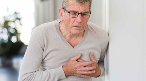 Медики указали на первые симптомы сердечного приступа