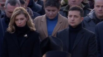 У чорному пальто з брошкою: Олена і Володимир Зеленські вшанували пам'ять жертв Голодомору