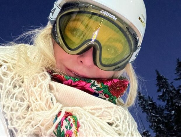 Підкорила засніжені Карпати на лижах: Ольга Сумська похизувалась світлинами з відпочинку в Буковелі