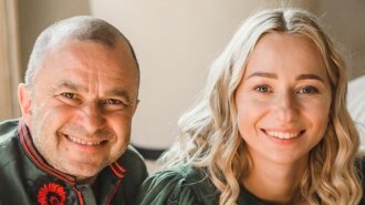 Какая красивая украинская семья: молодая жена Павлика обнародовала фото с 56-летним мужем и годовалым сыном в вышиванках