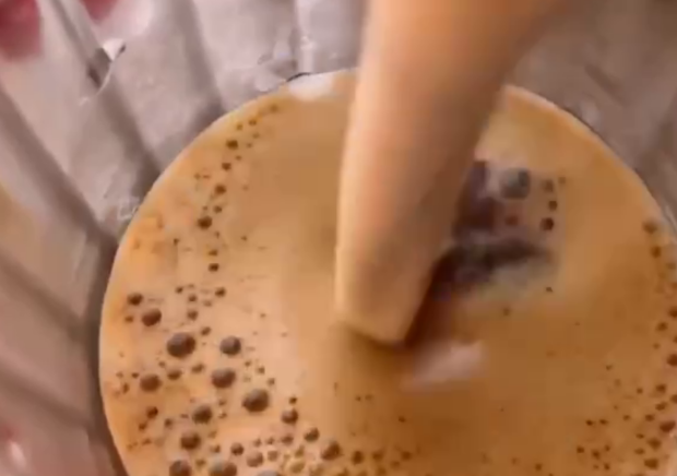 Кава з халвою, кадр з відео