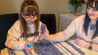 Биття крашанками, Великдень, кадр з відео