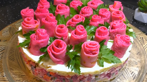 необычный салат, который заткнул за пояс "Шубу" и "Оливье"