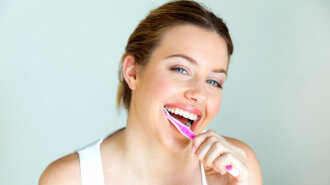 Електрощітка для зубів: плюси і мінуси