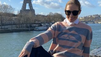 Стиль парижанки: Катя Осадча зачарувала повсякденним образом з джинсами і смугастим светром