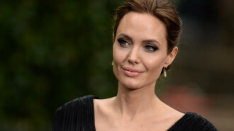 Анджеліна Джолі поділилася одкровенням про своїх комплексах: «виглядаю як кумедна лялька»