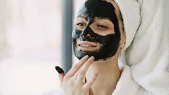 Чорна маска для обличчя своїми руками: ТОП-3 простих рецепти з доступних інгредієнтів
