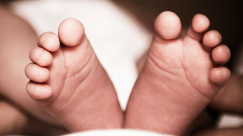 12-річна дівчинка, яка народила в Рівному, відмовилася від сина