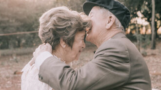 У супругов не было фотографий со свадьбы, но правнуки устроили им свадебную фотосессию 60 лет спустя (ФОТО)