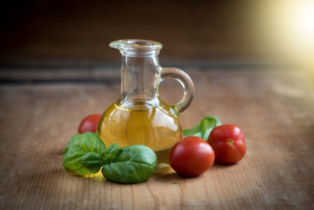Диетологи давно советуют заменить подсолнечное масло на оливковое