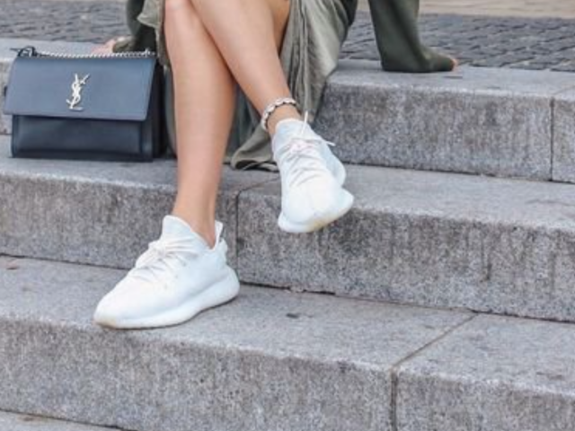 Мода, одежда, кроссовки