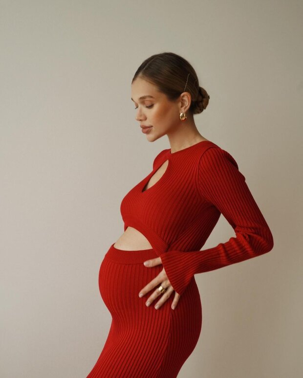 глубоко беременная Саша Бо призналась, как назовет дочь