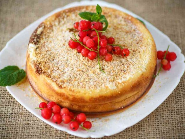 sweet curd pudding with berries