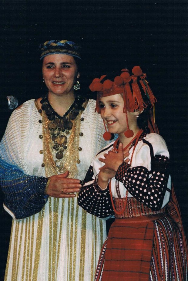 Маленькая Тоня Матвиенко с мамой Ниной Матвиенко