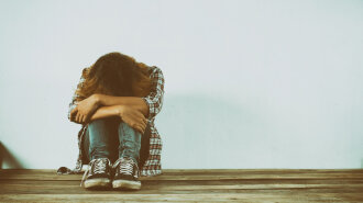 Затравили одноклассники: в Херсонской области 14-летняя школьница наглоталась таблеток
