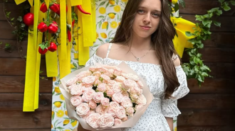 Красива дівчина? літня сукня, квіти, зображення: Clutch