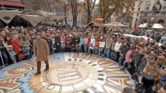 Караоке на Майдане, кадр с видео