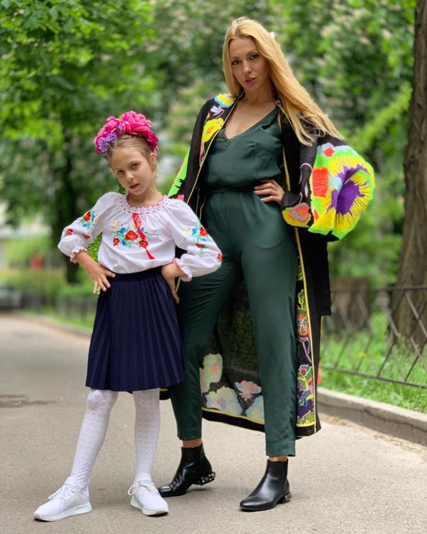 Оля Полякова с младшей дочерью Алисой