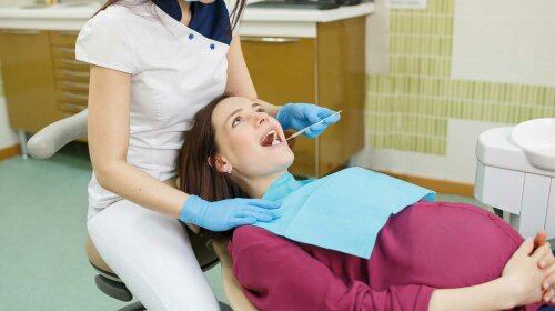 Можно ли лечить зубы во время беременности? Объясняет опытный стоматолог