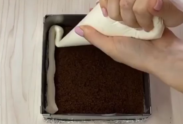 Десерт Kinder Delice, кадр из видео