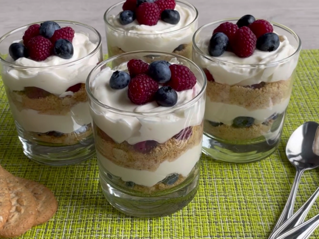 Десерт у склянці