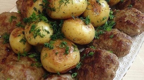 Дуже просте блюдо з картоплі і фаршу-справжній шедевр з самих звичайних продуктів