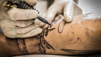 Як правильно позбутися татуювання: поради лікаря