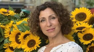 Выглядит не хуже модели: 52-летняя Надежда Матвеева впечатлила стройными ножками (фото)