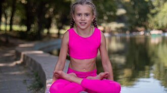 Девочка из Украины удивила всех невероятной гибкостью: мастер йоги