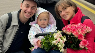 Даша Євтух з донькою Фемідою та чоловіком, фото з соцмереж блогерки