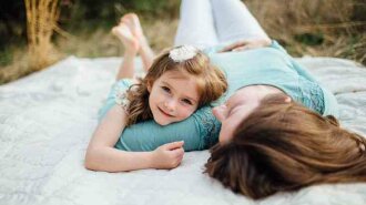 a57ed068a1e3e1d362e356d26008e08d—mother-and-daughter-photoshoot-mother-daughter-maternity-phot