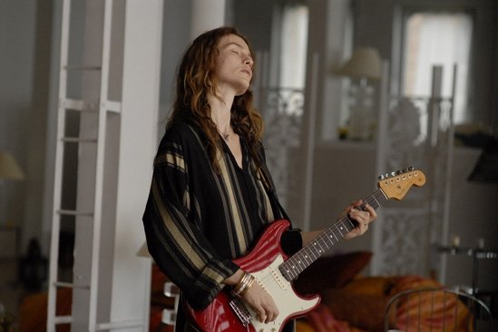Кадри з фільму «Гітара»