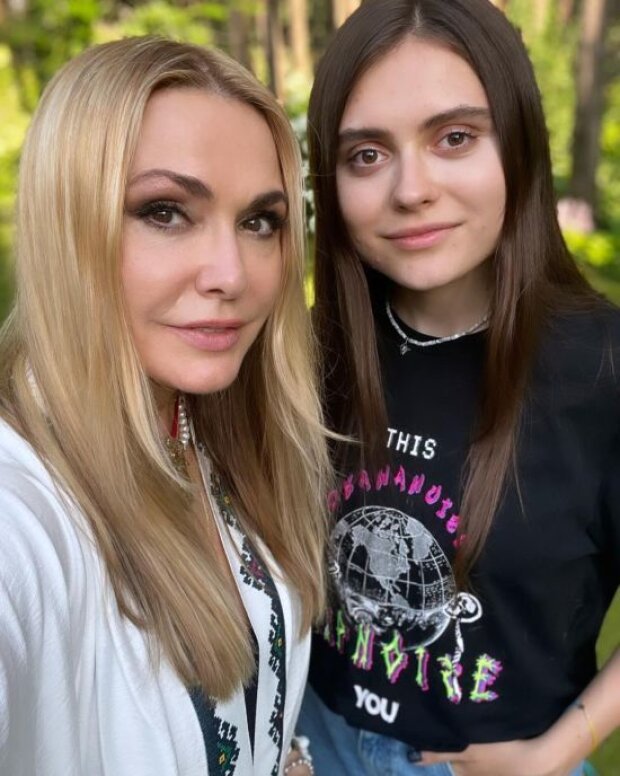 Ольга Суїмська з дочкою Ганною