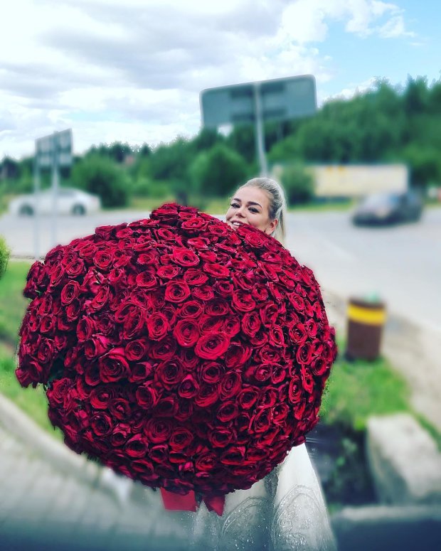 Троянди для Аліни Гросу