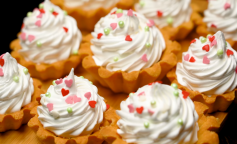 Корзинки с белковым кремом