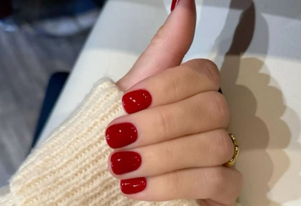 Манікюр, фото з вільних джерел