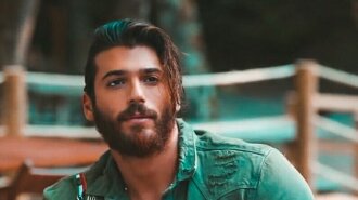 Наступает Озчивиту на пятки: 29-летний Джан Яман показал рельефное тело на отдыхе в Италии