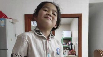 "Я плакал, мои руки дрожали": отец 9-летней девочки пожертвовал ее органы после несчастного случая в школе - подробности
