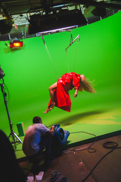 Оля Полякова готовит смертельно опасный номер