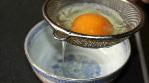 Розкішний ресторанний сніданок за 5 хвилин: рецепт яйця пашот в мікрохвильовці-швидко, поживно і дуже смачно