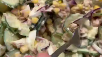 Освіжаючий салат з тунцем, кадр з відео