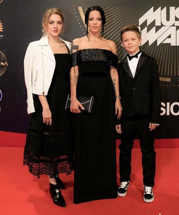 Ірина Горова з дочкою та сином