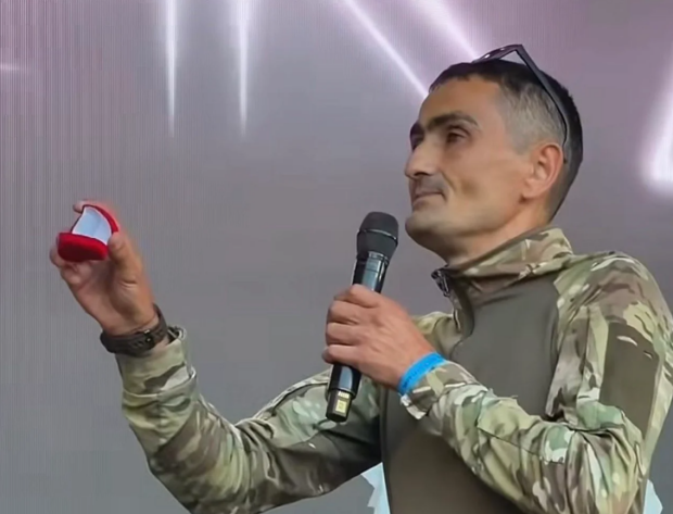 Військовий зробив пропозицію на концерті KAZKA
